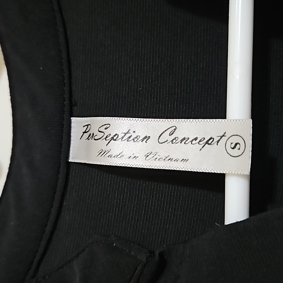 WOMEN'S SLEEVELESS BLOUSE SIZE SMALL - Picture 2 of 4